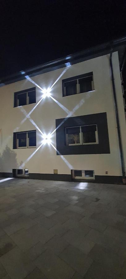 Blue Diamond **** Apartment Varazdin Exterior photo